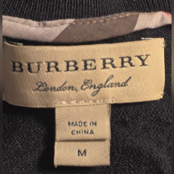 Burberry Black Merino Wool Sweater with Gold Metallic Hearts. Size Medium - Picture 7 of 10